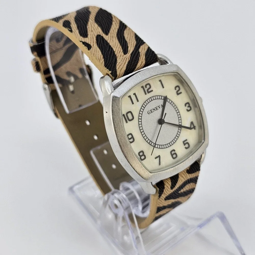 Women's Analog Watch 37MM Cream Dial Animal Print Faux Leather Bands NEW Battery
